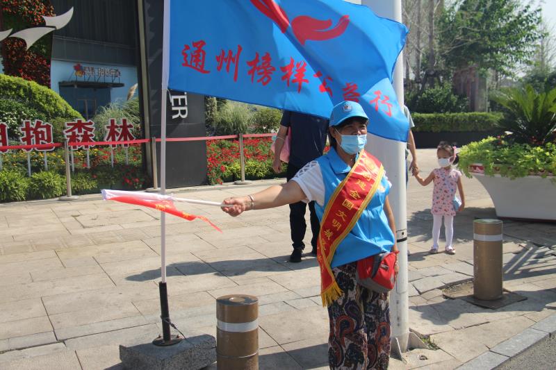 <strong>女人免费草逼视频</strong>